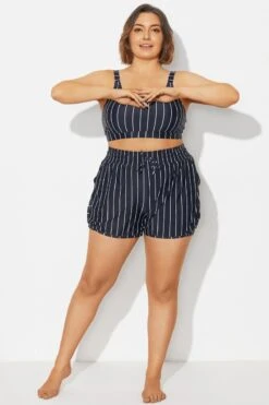 Plus Size Black & White Pinstripe Shorts 8 Plus Size Black & White Pinstripe Shorts -Meetcurve Shop b debt065001 3