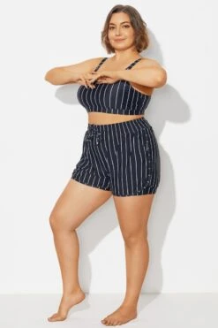 Plus Size Black & White Pinstripe Shorts 9 Plus Size Black & White Pinstripe Shorts -Meetcurve Shop b debt065001 4