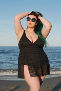 Black Crochet Side Slit V-Neck Graceful Swimdress -Meetcurve Shop b sfsd1911001 7